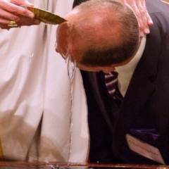 «Non li abbiamo visti arrivare»: il cardinale e l’ondata di battesimi adulti in Francia