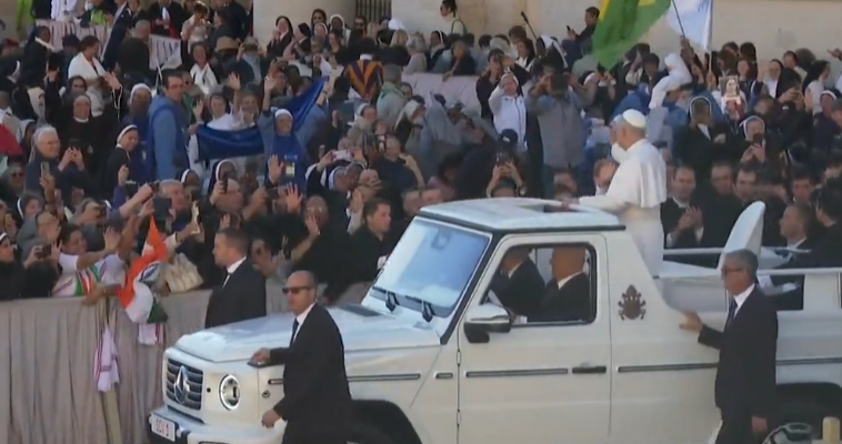 Chicago land meet pope