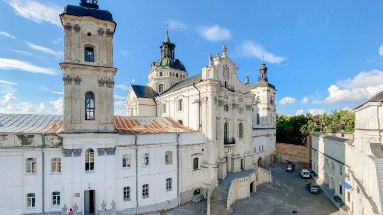 Il santuario della Madre di Dio del Sacro Scapolare a Berdychiv in Ucraina