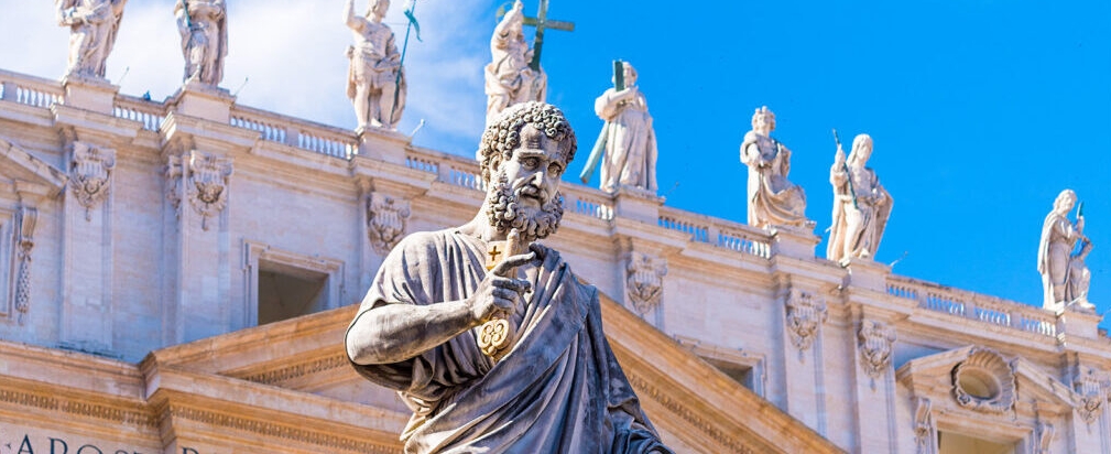San Pietro Statua
