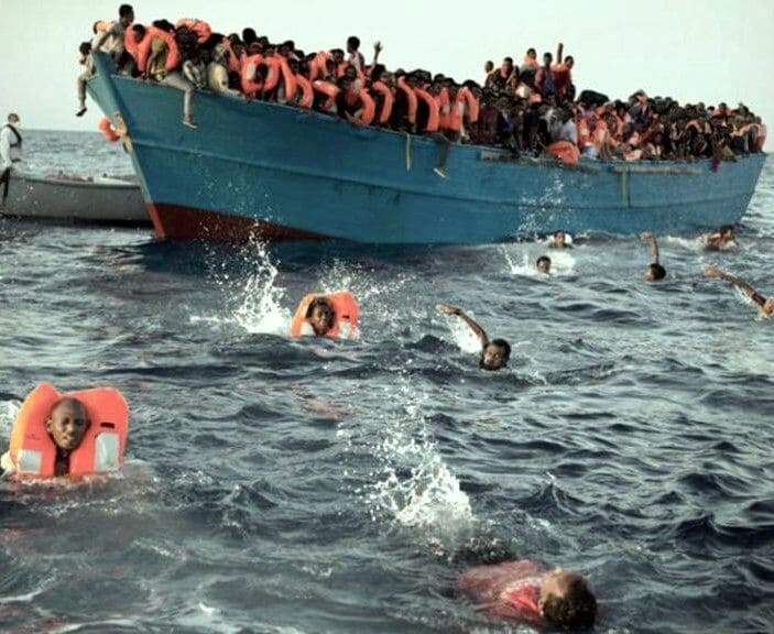migranti in mare