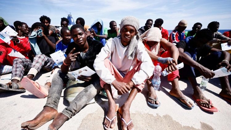 migrants who have arriveved on the Sicilian island of Lampedusa