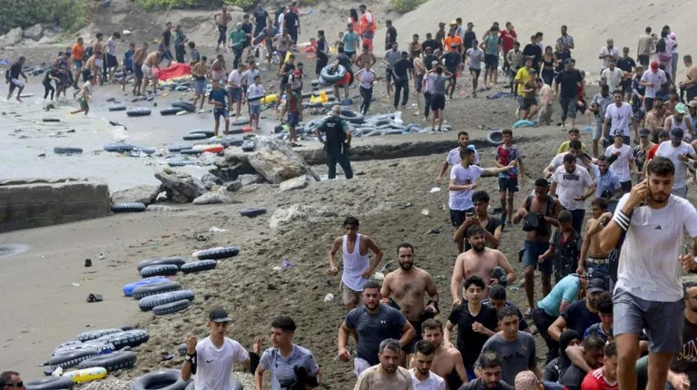 Migranti Ceuta EPA