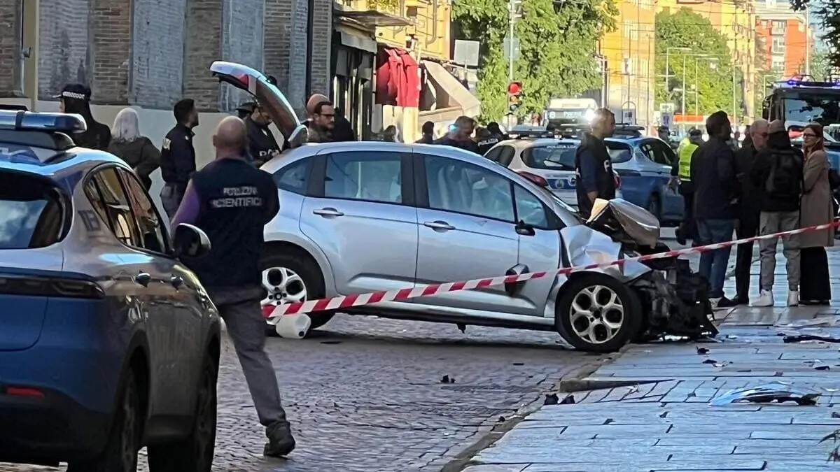 attentato modena el koudri auto ansa