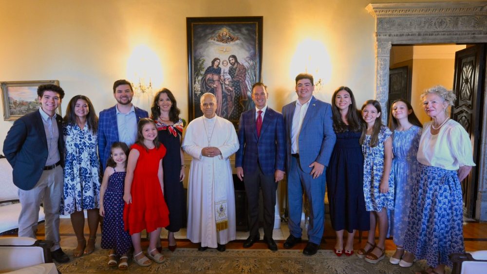 Papa Cena ambasciatore in ricorrenza del 4 luglio