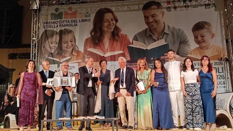 La cerimonia premiazione del Premio Pontremoli Città del Libro e della Famiglia 2026