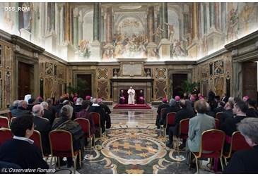 Papa Francesco nella Sala Clementina in Vaticano con i partecipanti alla plenaria del Pontificio Consiglio per lunità dei cristiani