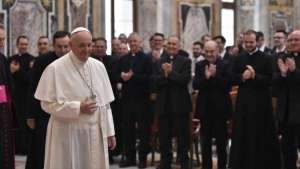 Il Papa accolto dal Pontificio Seminario Regionale Sardo Vatican Media