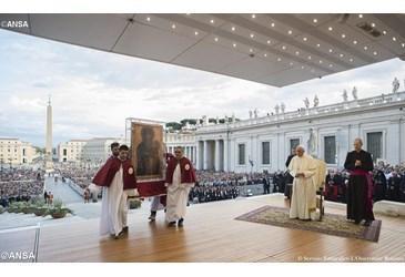 Papa Francesco durante la Santa Messa a conclusione del Giubileo Mariano
