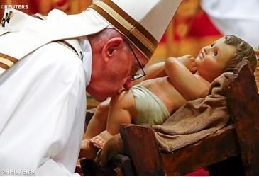 Papa Francesco nella Messa della notte di Natale