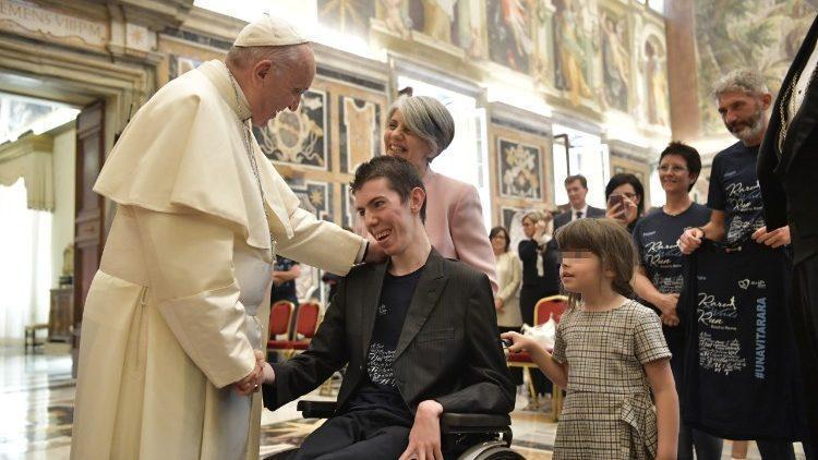 papa Francesco una vita rara