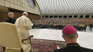 udienza aula Paolo VI di spalle