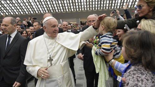 papa e bimbo carezza