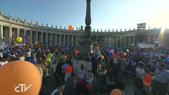 anno-della-fede-famigli-oct-2013-santo-padre-san-pietro