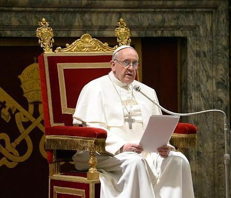 papa-francesco-sala-regia