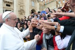papa-francesco-saluti