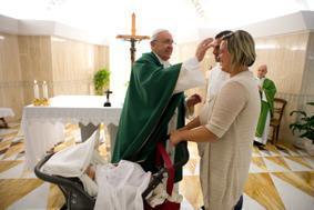papa-francesco-santa-marta-17