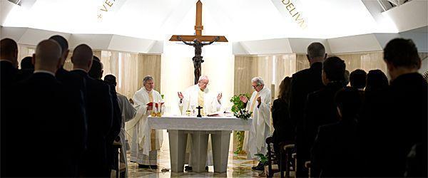 papa-francesco-santa-marta-4