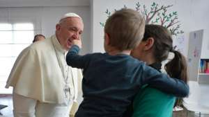 papa Francesco Case Mamme Leda