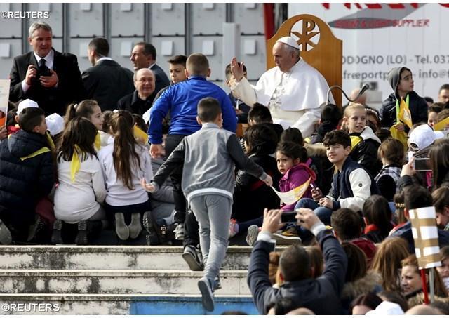 papa Francesco Scampia