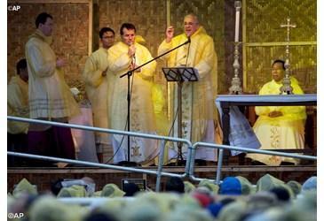 papa Francesco incontra Sacerdoti Tacloban