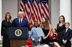 famiglia Barrett con Trump