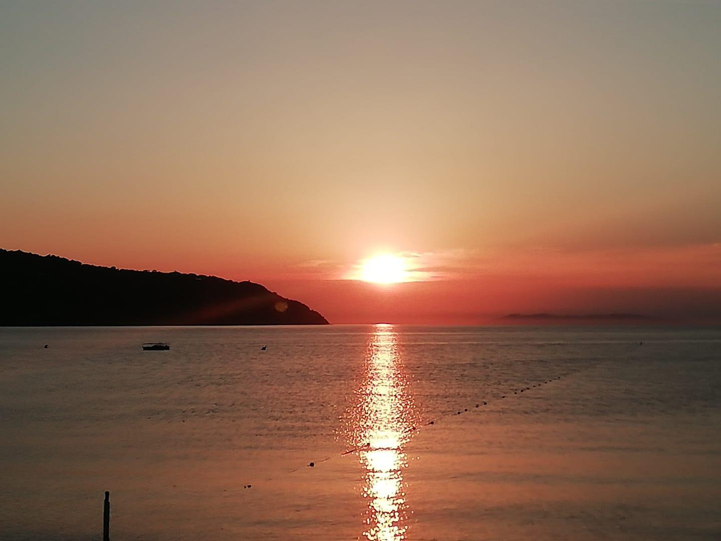tramonto mare rosso