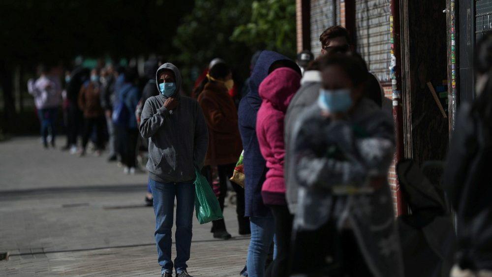 fila per la pandemia