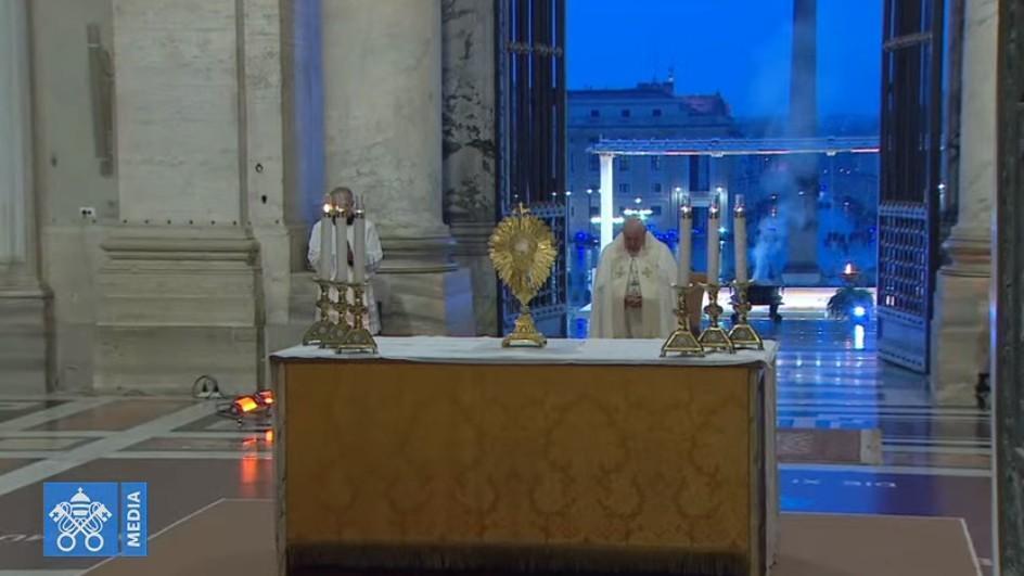 adoriamo urbi et orbi