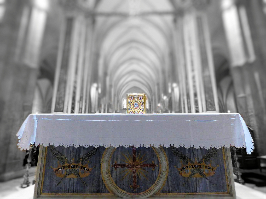 altare e parola Casamari