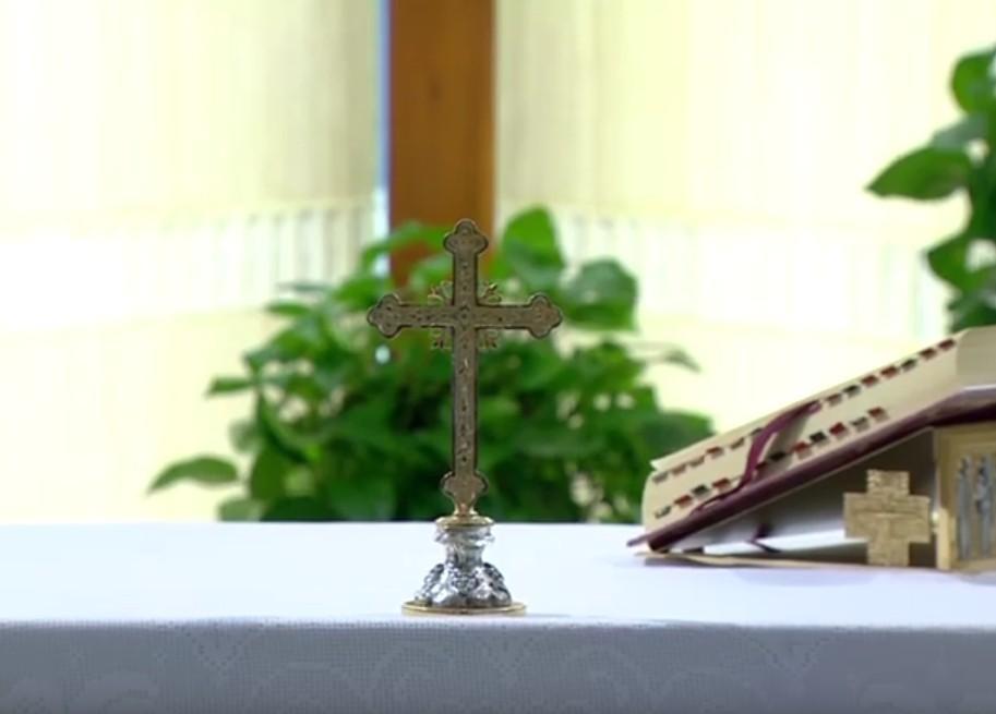 altare santa marta crocefisso
