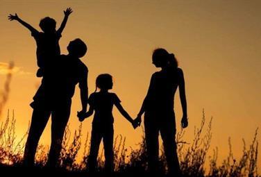 famiglia controluce